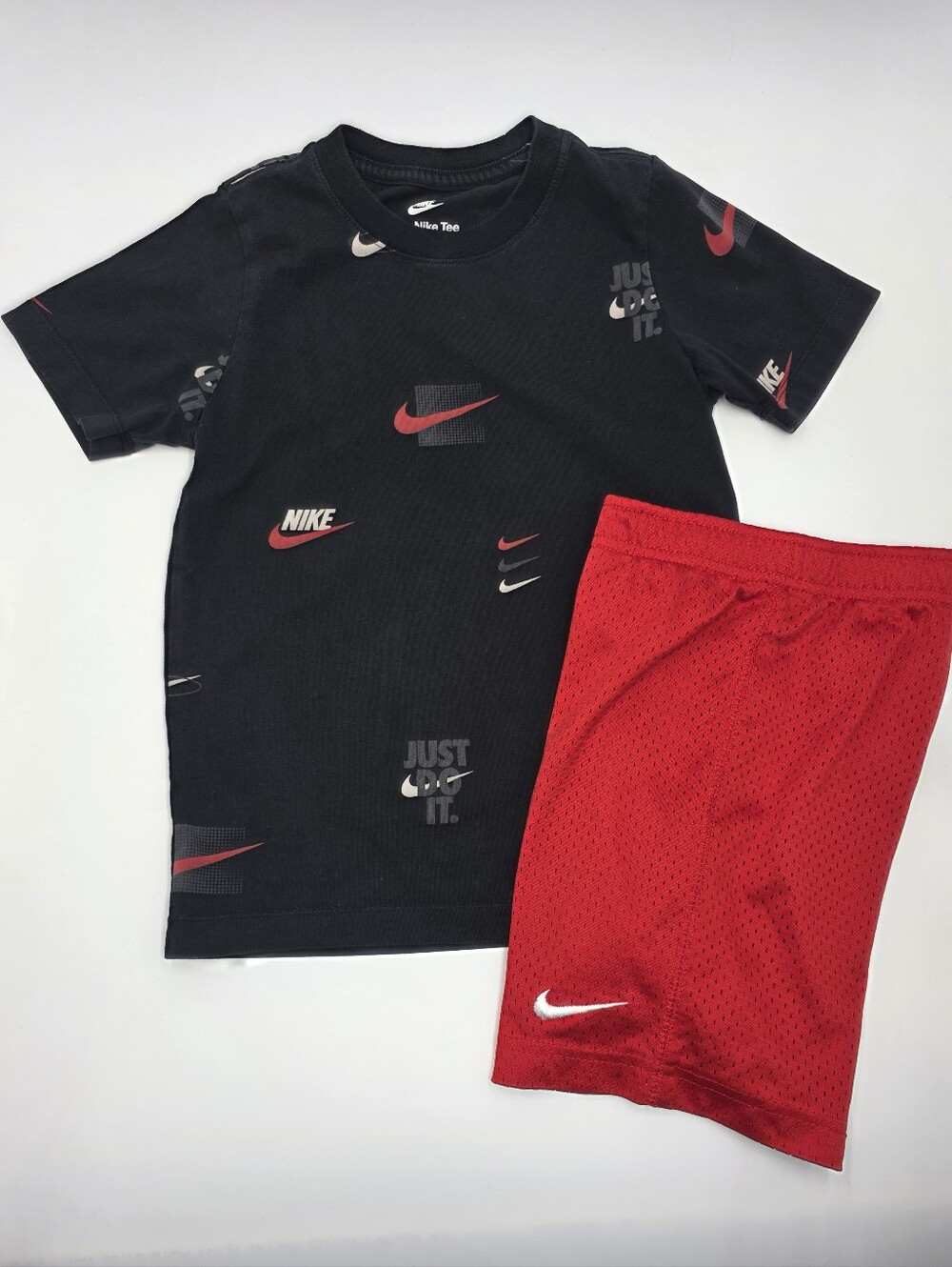 Nike boys' graphic tee and mesh shorts size 7